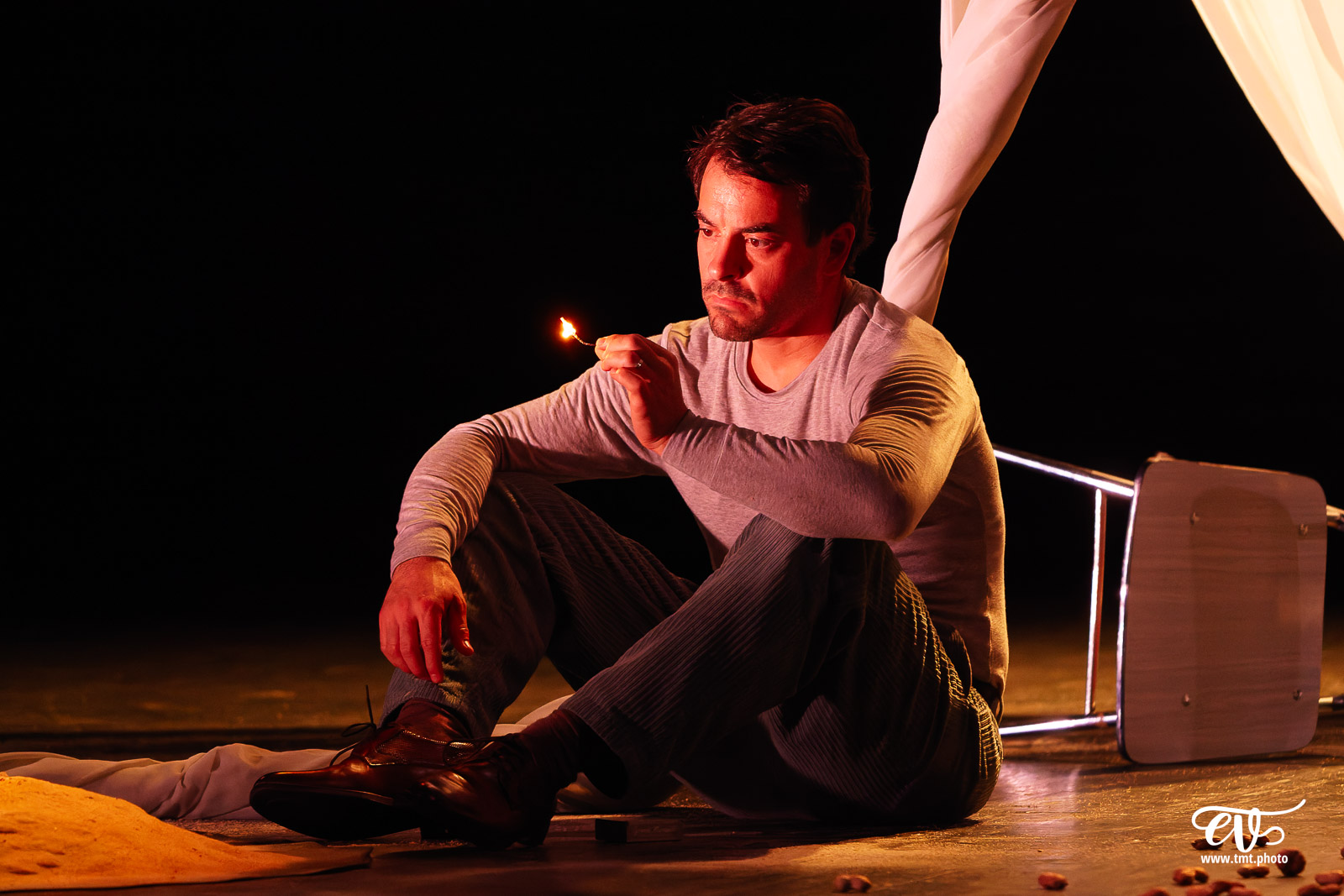 REVENIR (CIE LE TALON ROUGE)